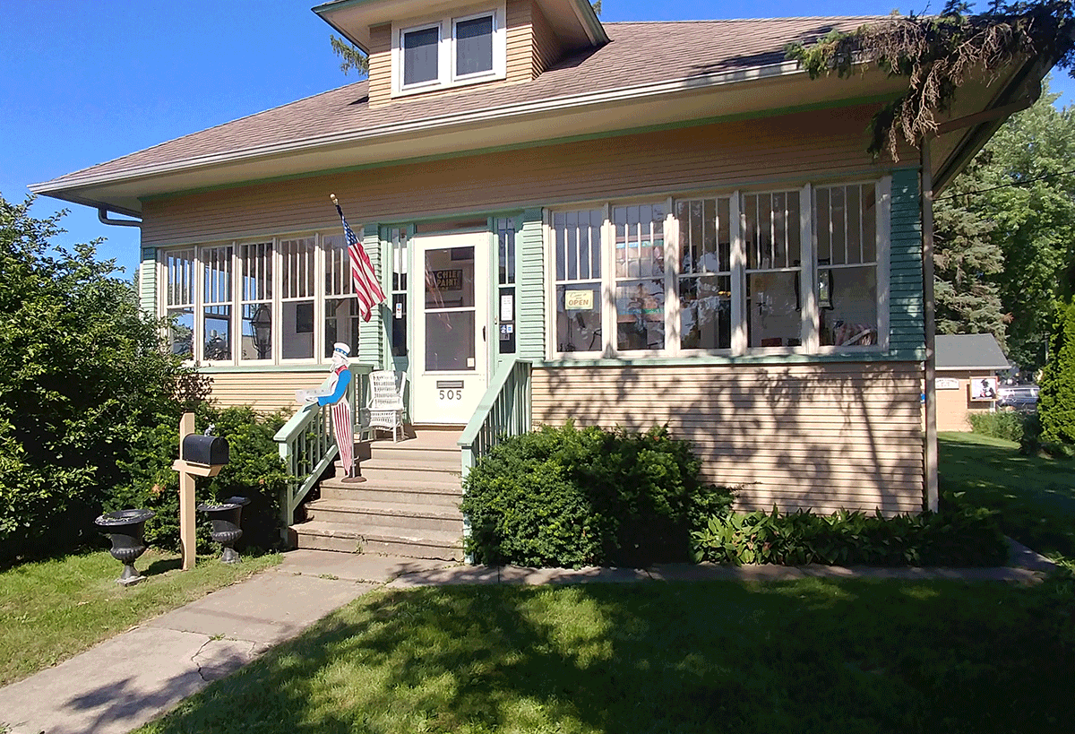 Bulldog Antiques storefront in Marengo